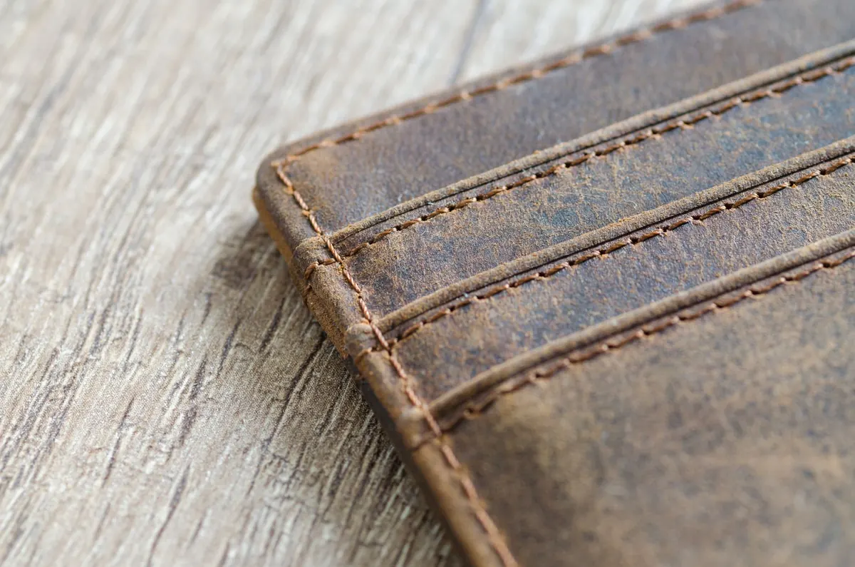 A Beginner's Guide to Buying Handmade Leather Accessories
